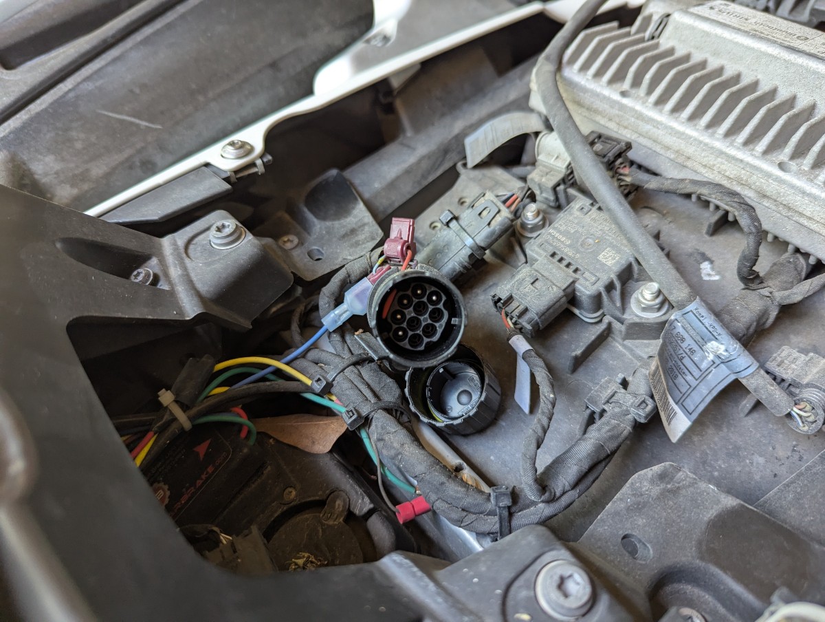 RT Top case connector
